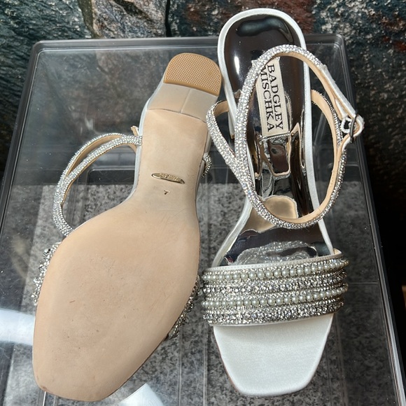 Badgley Mischka Kari Block Heel - Picture 6 of 16